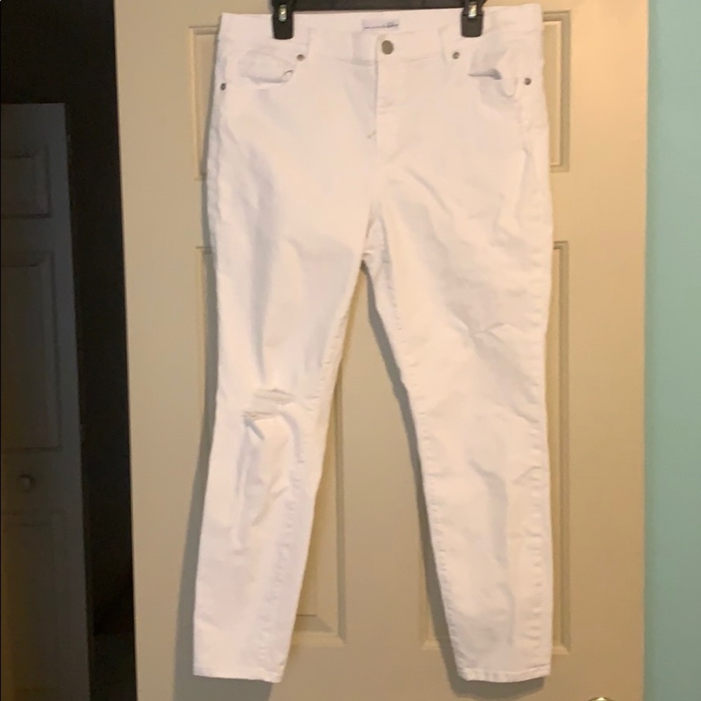Ann Taylor LOFT distressed white skinny jeans